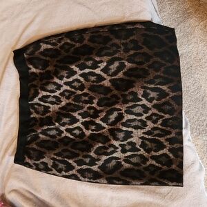 Ann Taylor elegant pencil skirt in glimmer taupe/black animal print.   NEW